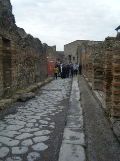 Crowds in Pompei