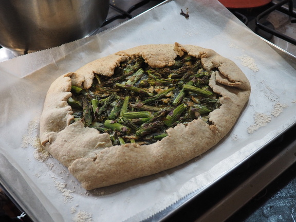 Asparagus and kale galette