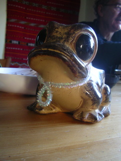 Frog with necklace