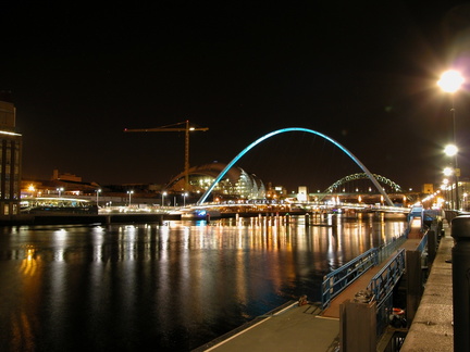 Looking at the Millenium Bridge at night