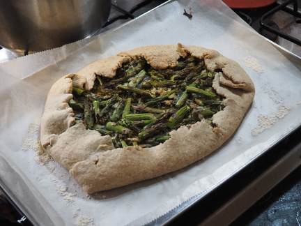 Asparagus and kale galette
