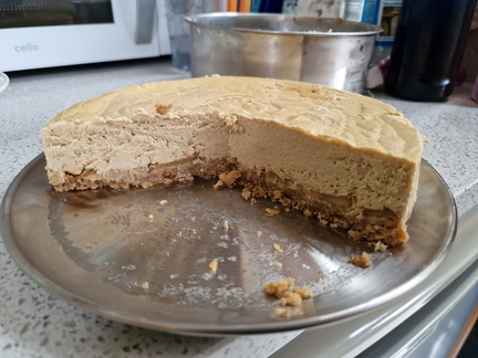 Apple crumble cheesecake